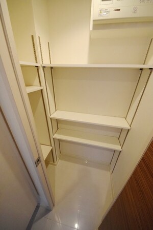 コンフォリア神田神保町の物件内観写真